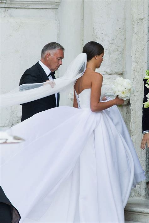 Ob schauspielerin model oder prinzessin. Die schönsten Brautkleider der Stars | Braut, Brautkleid ...
