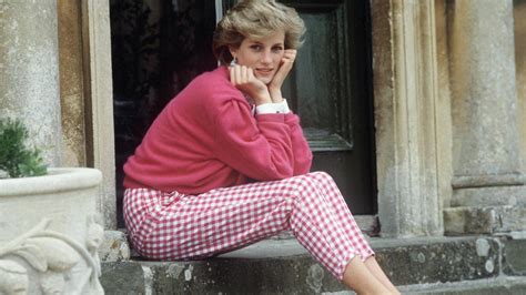 Princess Diana Once Pushed Her ‘wicked Stepmother Raine Spencer Down A