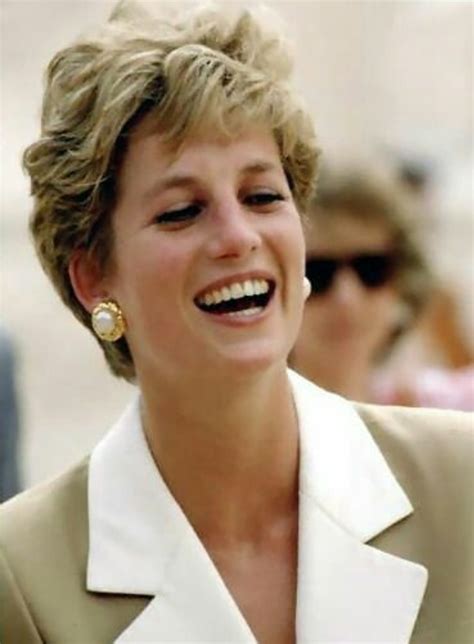 Paula Lagrange Adlı Kullanıcının Princess Diana Panosundaki Pin Fotoğraf