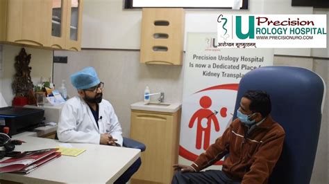 Dr Gyvi Gaurav Kidney Transplant Surgeon Interacting With Donor At