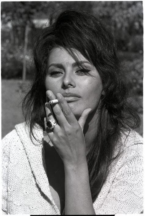 Sophia Sofia Loren Women Smoking Vintage Hollywood Classic