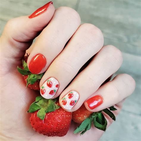 10 Strawberry Themed Nail Art Designs For Your Next Manicure Girlstyle Singapore