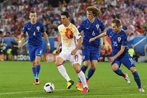 — uefa euro 2016 (@uefaeuro) 1 july 2016. Aritz Aduriz Photos Photos - Croatia v Spain - Group D ...