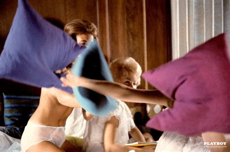 Extra Playmate Pillow Fight 1963 Mkx 26 Pics Xhamster