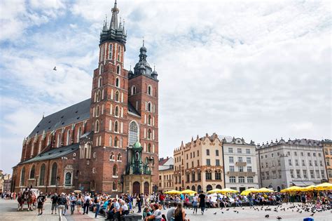 Its present borders were set after map created by national geographic maps. 10 Day Poland Itinerary: Gdansk, Warsaw & Krakow | Earth Trekkers