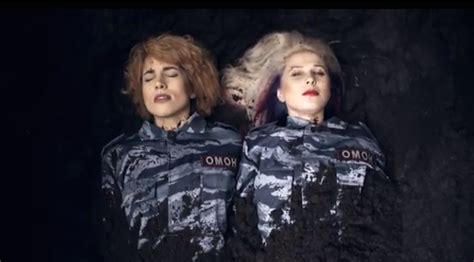 Las Pussy Riot Son Enterradas Vivas En Su Nuevo Video La República Ec
