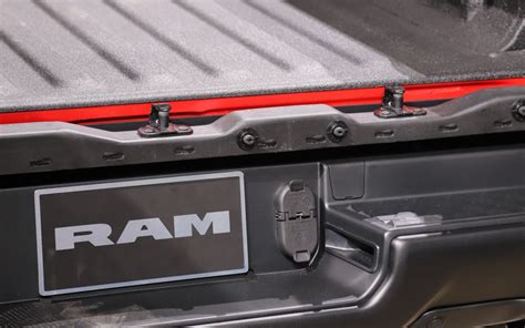 5thgenrams Digs Inside The Multi Function Tailgate 5th Gen Rams