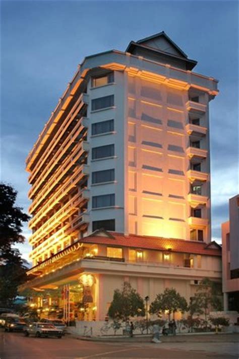 However, based on the type of building, it looks as though it may have originally been the residence of a wealthy taiping. Hotel Sandakan: See 87 Reviews and 85 Photos - TripAdvisor