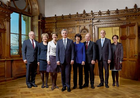Der bundesrat ist angeblich die regierung der schweiz. Datei:Bundesrat der Schweiz 2014.jpg - Wikipedia