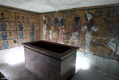 Replica Of Tutankhamuns Tomb Unveiled In Egypt Daily Mail Online