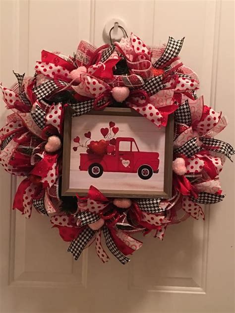 Red Truck Valentines In 2020 With Images Valentine Wreath Red