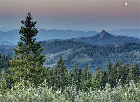 Fun Things To Do In Southern Oregon Travelage West