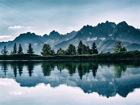 Download Wallpaper 1400x1050 Mountains Lake Photoshop Reflection