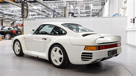 Nick Heidfelds 959 S Visits Porsche Classic Porsche Newsroom USA