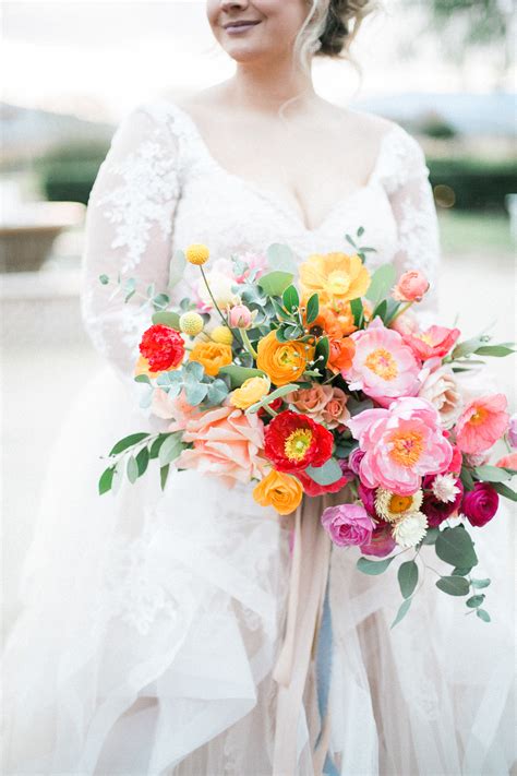 21 Fun And Bright Poppy Wedding Bouquets Martha Stewart Weddings