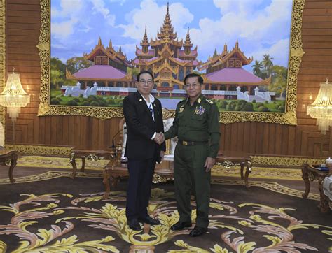 Myanmar Leader Begins Peace Talks With Ethnic Militia Groups Ap News