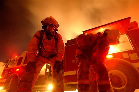 Public Domain Picture Firefighters Battle Blaze In Iraq Id 13510248019529