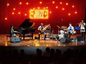 celebra el dia internacional del jazz con conciertos en vivo