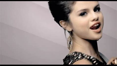 Selena Gomez Naturally Screencaps Selena Gomez Image 19405140