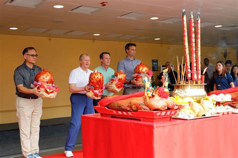 跑馬地馬場拜神儀式圖輯 賽馬新聞 香港賽馬會