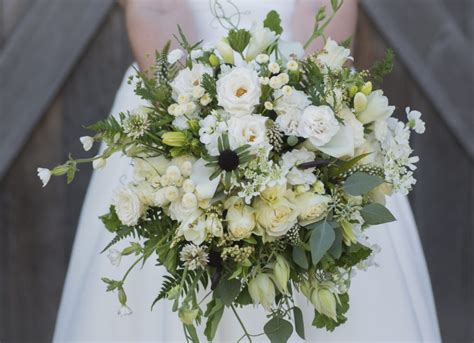 Bouquets of wedding flowers can cost anywhere from $80 to over $200. Giveaway: Fresh from the Field Wedding Flowers - Floret ...