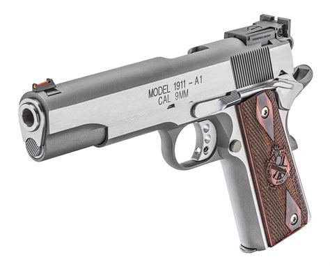 Tfbtv Shot Show Preview Hands On With The New Springfield Stainless