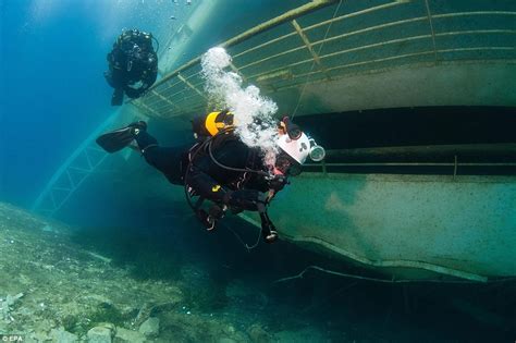 Inside The Wreck Of Sunken Cruise Ship Costa Concordia Daily Mail Online