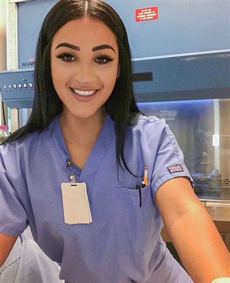 Pin By Cintia Gomes On Cynthia Charone Beautiful Nurse Nursing Goals Nurse Aesthetic