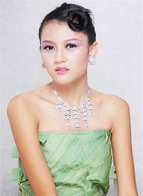 Myanmar Model Khin Nan Htike With Strapless Fashion Dress