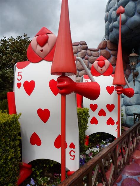 Pin By Denise Thompson On Queen Of Hearts Alice In Wonderland Theme