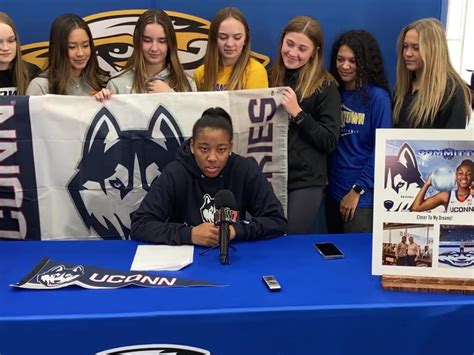 Ira Thompson News Uconn Womens Basketball Recruiting 2023