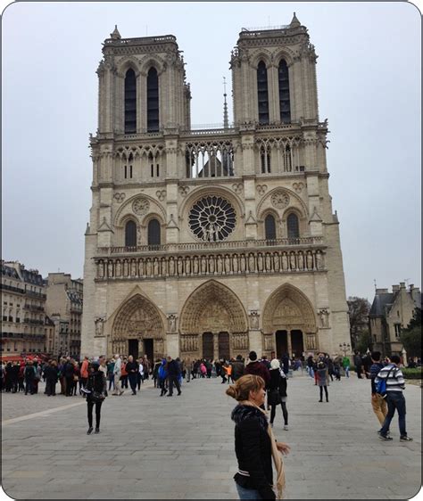 Paris um passeio do Arco do Triunfo à Catedral de Notredame Blogue2dress