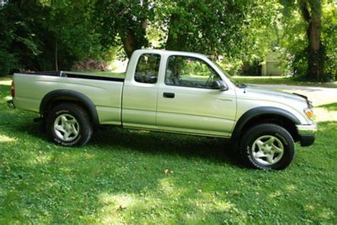 Buy Used 1998 Toyota Tacoma Dlx Standard Cab Pickup 2 Door 27l In