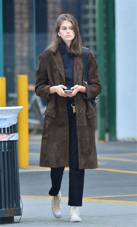 Pin On Kaia Gerber Style Brown Jacket Outfit Winter Fashion Outfits