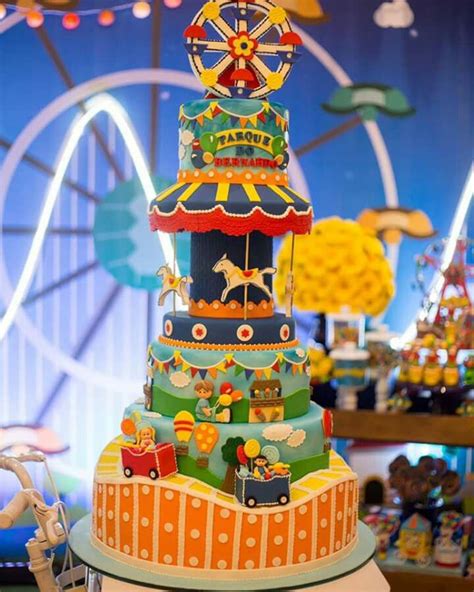 Parque De Diversão Carnival Cakes Circus Cake Carousel Cake Carnival