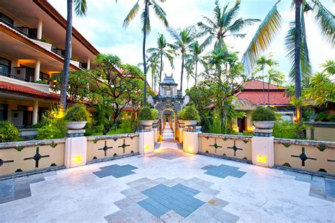 Tanjung rhu resort, nestled in the shade of casuarinas over 2.5km white sandy beach, is one of asia's finest boutique resort renowned for its scenic views, impeccable service and gourmet fine dining. The Tanjung Benoa Beach Resort | Bali Holiday Deal ...