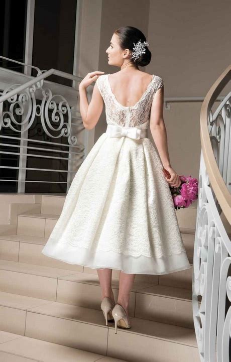 Sie wirken auf den ersten blick oft befremdlich, denn mit der guten alten tradition und dem weißen kleid haben diese modelle. Ausgefallene brautkleider 2018