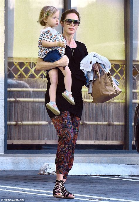 Emily Blunt Is On Full Mommy Duty With Daughter Hazel While Out In La Daily Mail Online