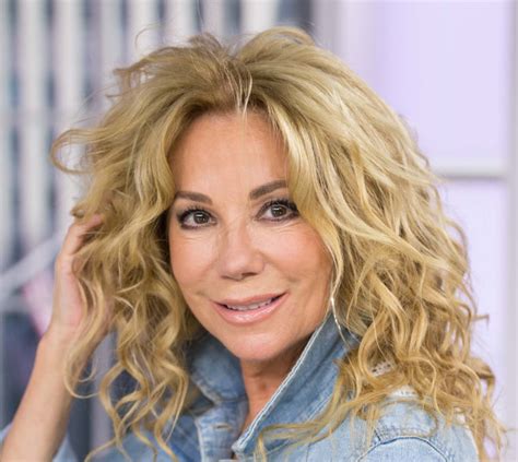 How To Get Kathie Lee Fords Curly Hairstyle On Today