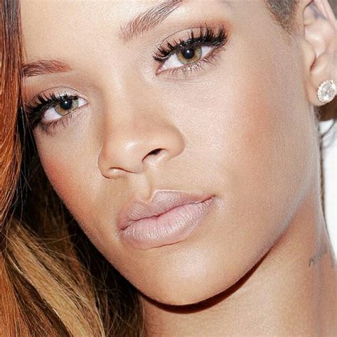 Pin By Muna On Rihanna Rihanna Fenty Rihanna Nose Ring