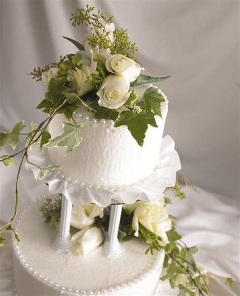 These 10 wedding cake alternatives are a good choice if you can't afford or simply don't want a wedding cake. Hy-Vee | Sioux Falls ♥ The Local Best