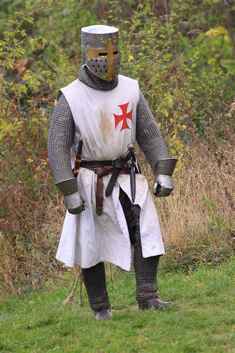 We've got a lot of attempts at a shield fighter but nothing that's worked out, so i'm going to try one. Knights Templar reenactor images - Knights Templar Vault
