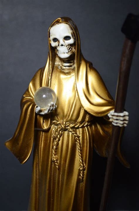 Why work with santa muerte? Santa Muerte: Historia, oraciones, rituales, ofrendas y más