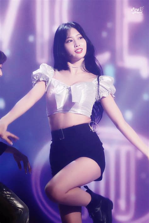 10 Times Twices Momo Showed Off Her Amazing Toned Abs In A Gorgeous