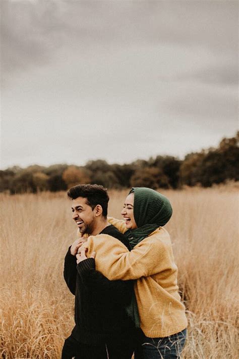 Pastinya hasil prewedding akan terasa lebih romantis lagi. √ Cantik Foto Prewedding Hijab Casual Outdoor | Gallery ...