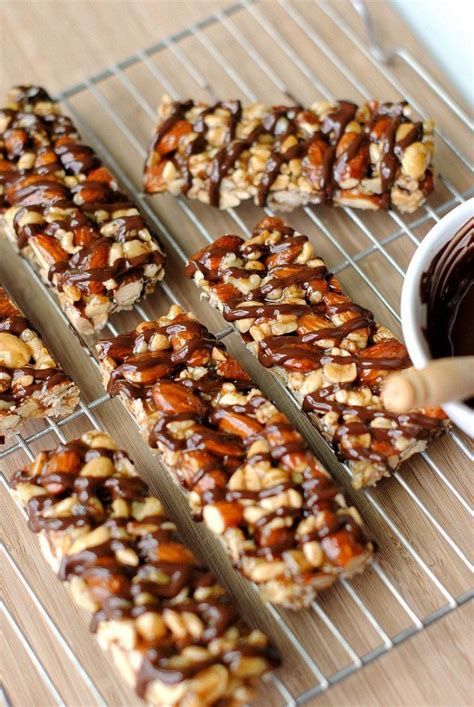 This diy is portable, and great for the whole family to enjoy! 22 Healthy Homemade Granola Bars You Need to Survive Your day — Eatwell101
