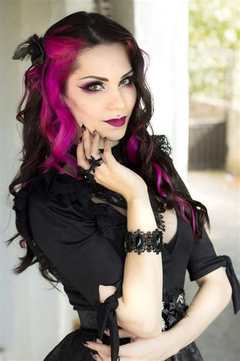 Pin By Benjamin Tolmie On Beautifully Goth Gothic Hairstyles Goth