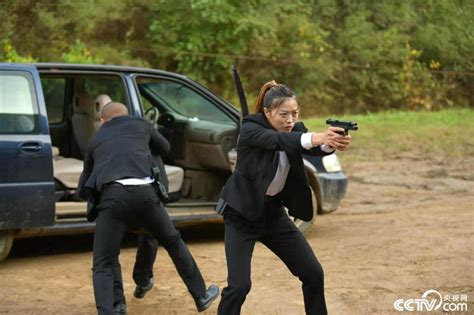 Meet Chinas Famous Post 00s Female Bodyguard Who Needs Only A Pen To Defend Herself 10