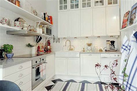 When it comes to kitchen wall decor ideas, it's important to find art, pictures, signs, accessories and decorations that really speak to you. White Decorating Ideas, Modern Kitchen Decor in Timeless Style