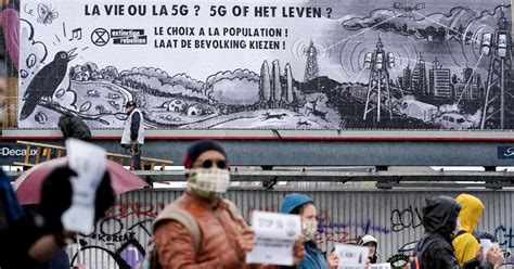 Charleroi plays in the belgian pro league and their current spell at the highest level in belgian. Extinction Rebellion recouvre un panneau publicitaire d'un ...